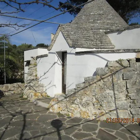 Дом отдыха Trullo Matrimoniale Le Casedde